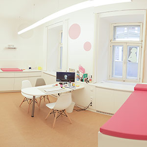 Kinderärzte Graz Leonhard Ordination Zimmer 2